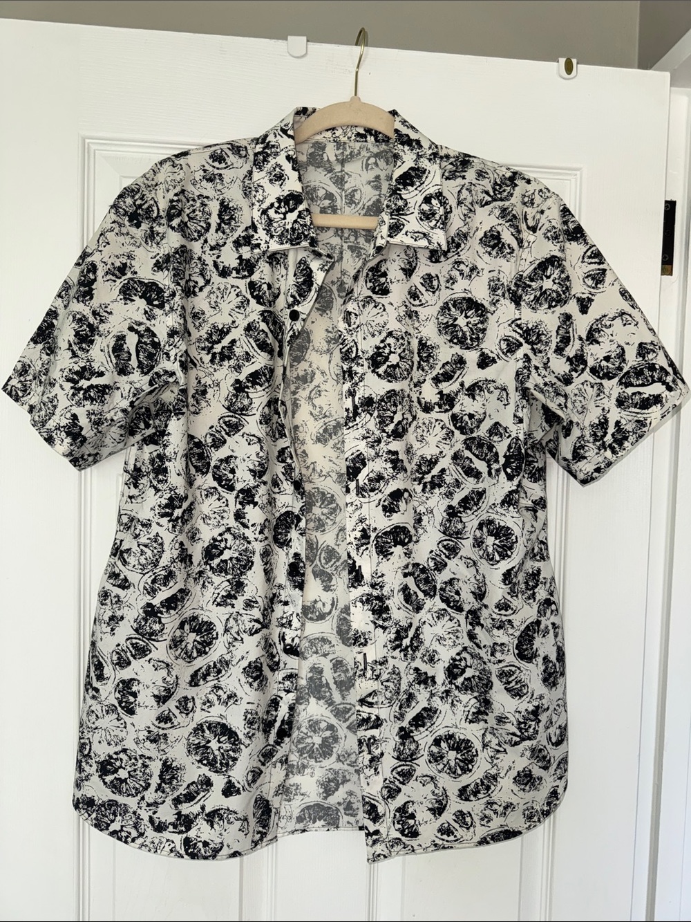 lululemon athletica Black & White Short-Sleeve Printed Button-Down Shirt